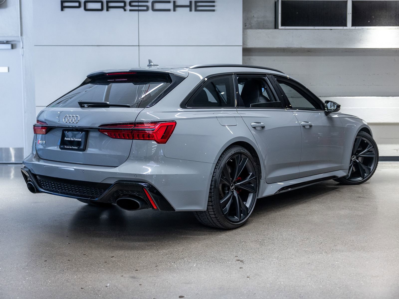 Used 2023 Audi RS 6 AWD/4WD image 8