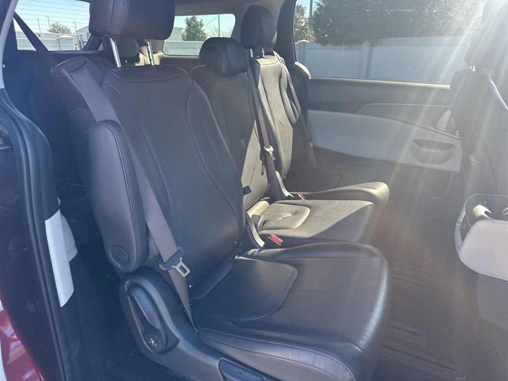 Used 2024 Kia Carnival LX image 18