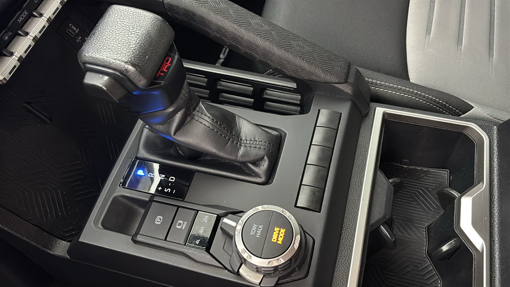 Used 2025 Toyota Tacoma TRD Sport AWD/4WD image 23