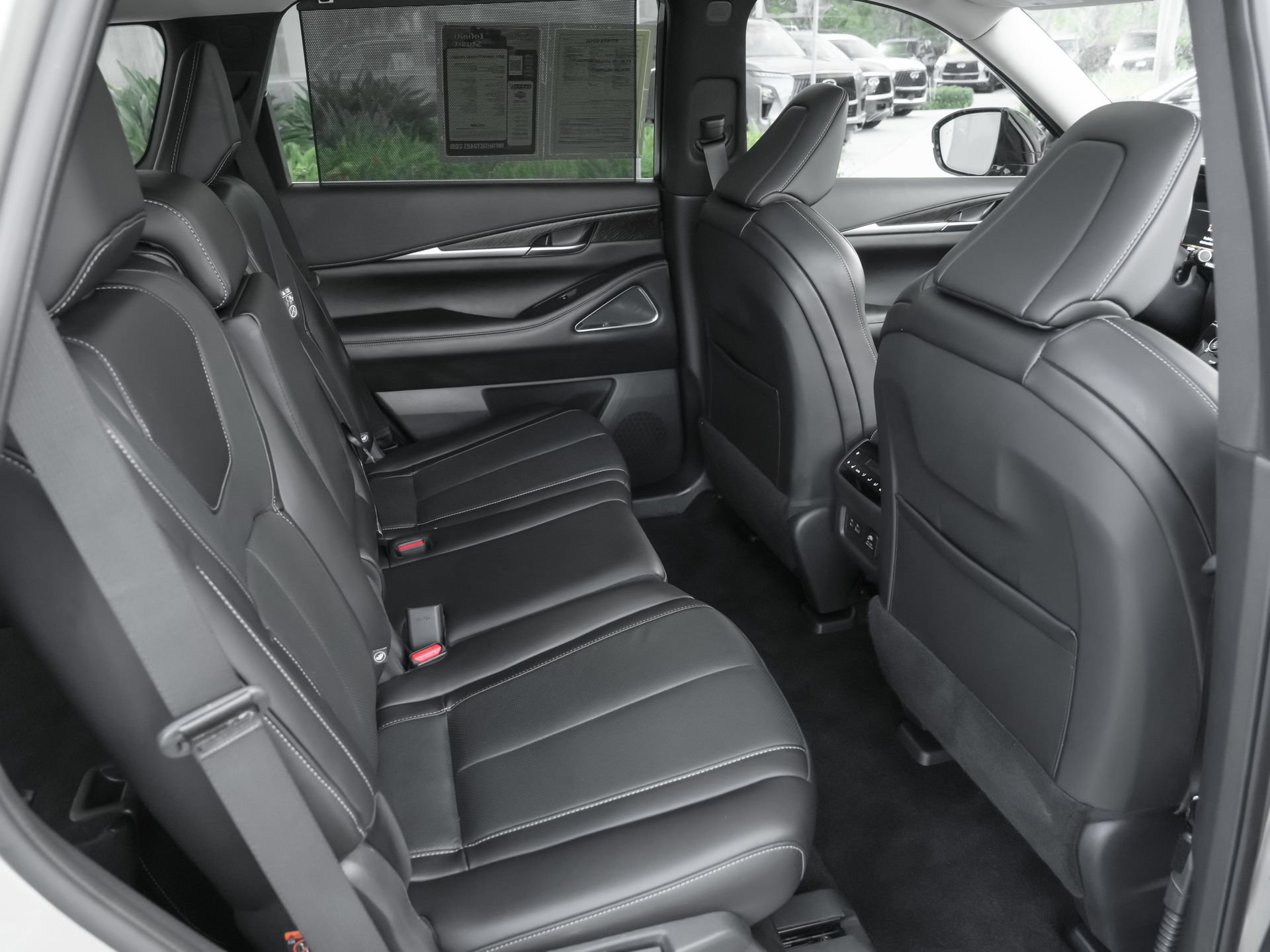 Used 2025 INFINITI QX60 Sensory w/ Vision Package AWD/4WD image 36