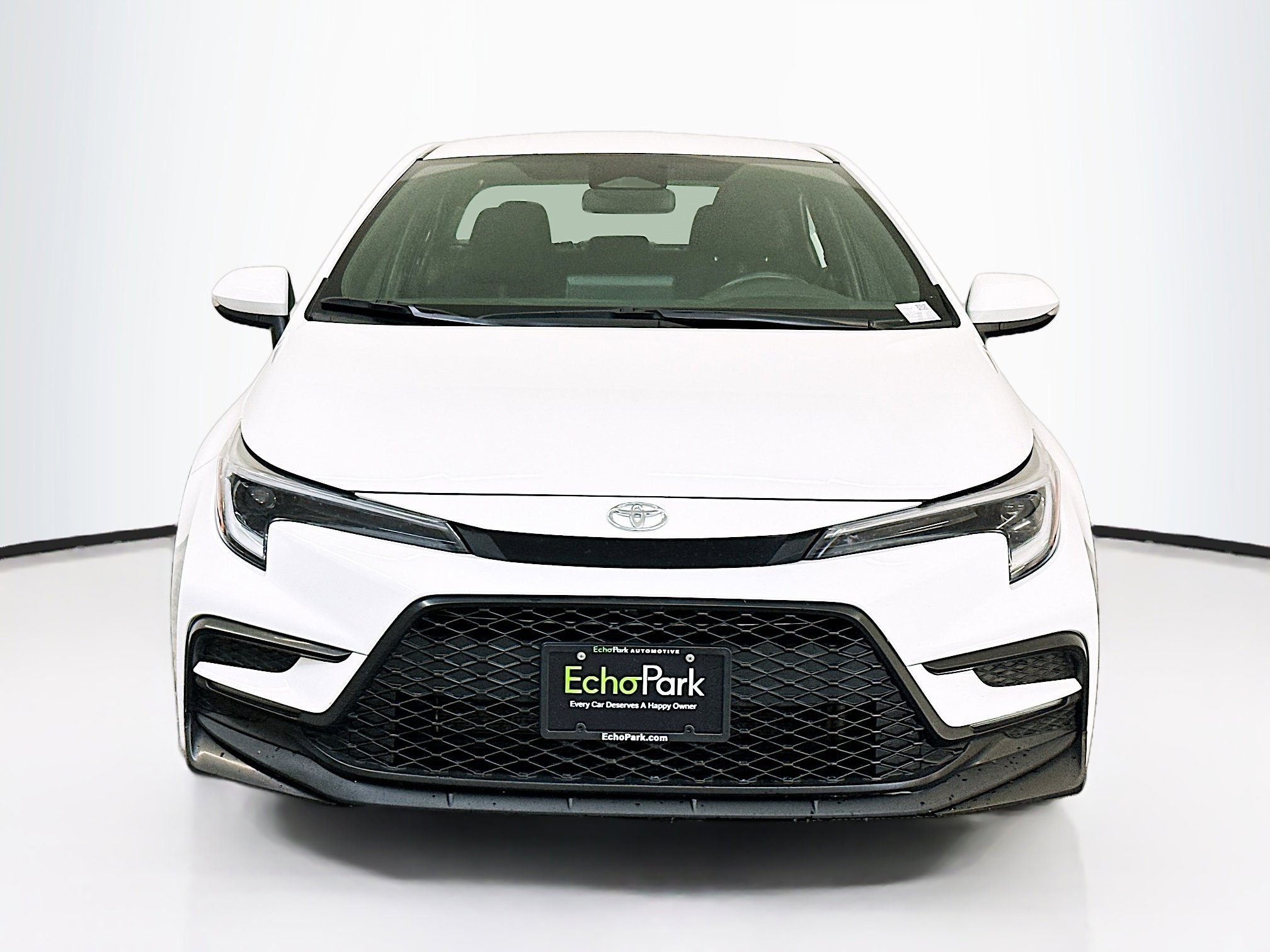 Used 2024 Toyota Corolla SE image 2