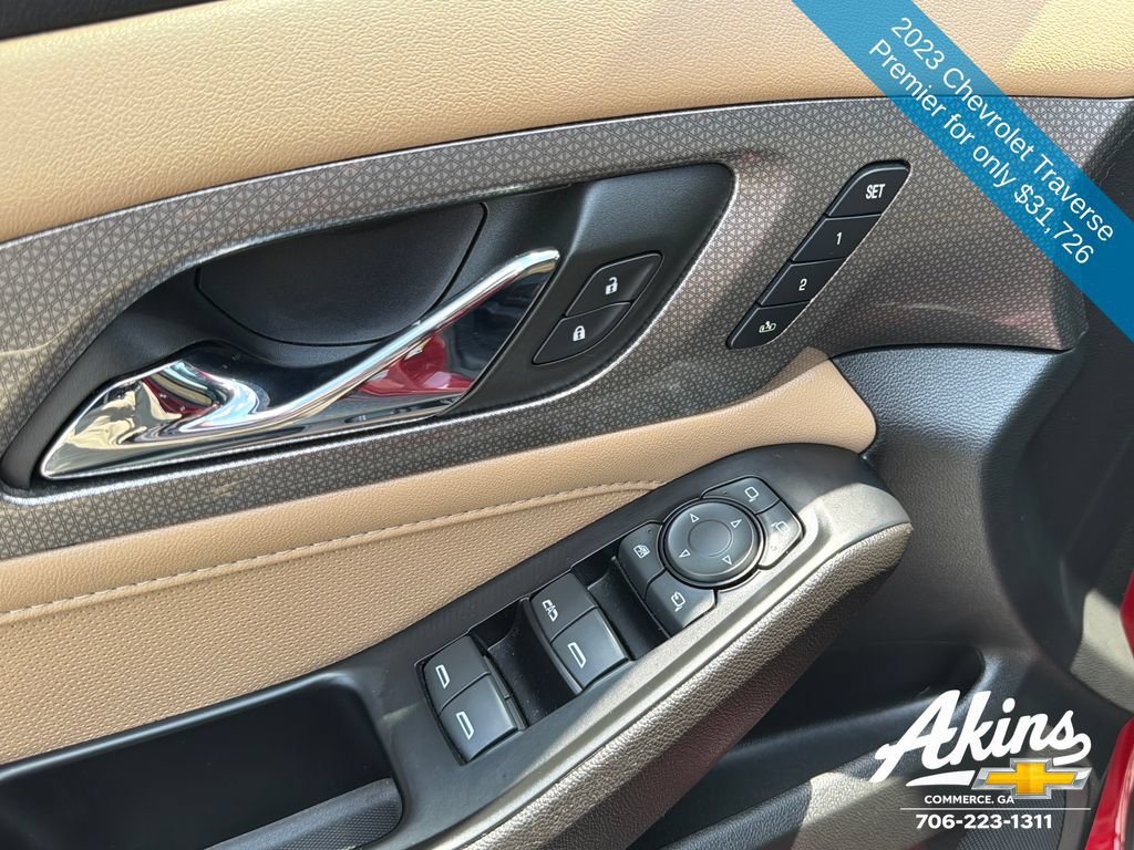 Used 2023 Chevrolet Traverse Premier FWD image 19