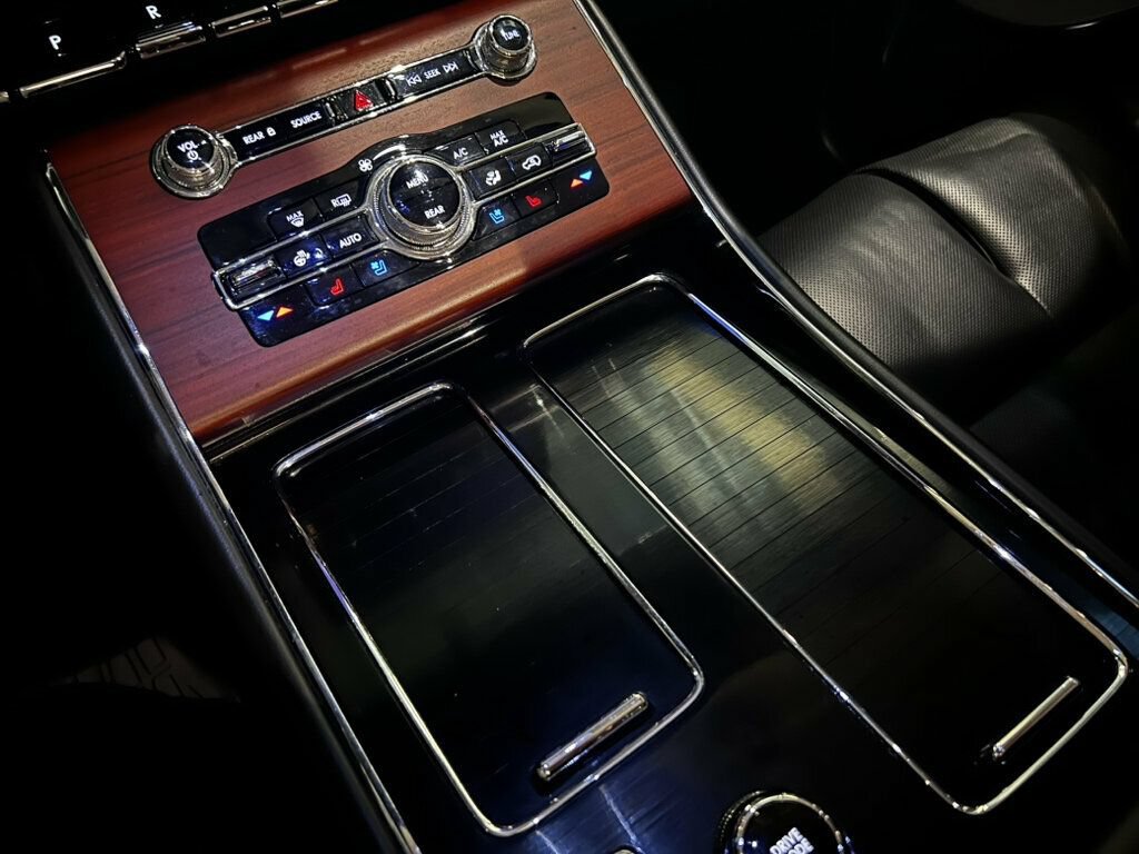 Used 2023 Lincoln Aviator Reserve w/ Equipment Group 201A AWD/4WD image 33