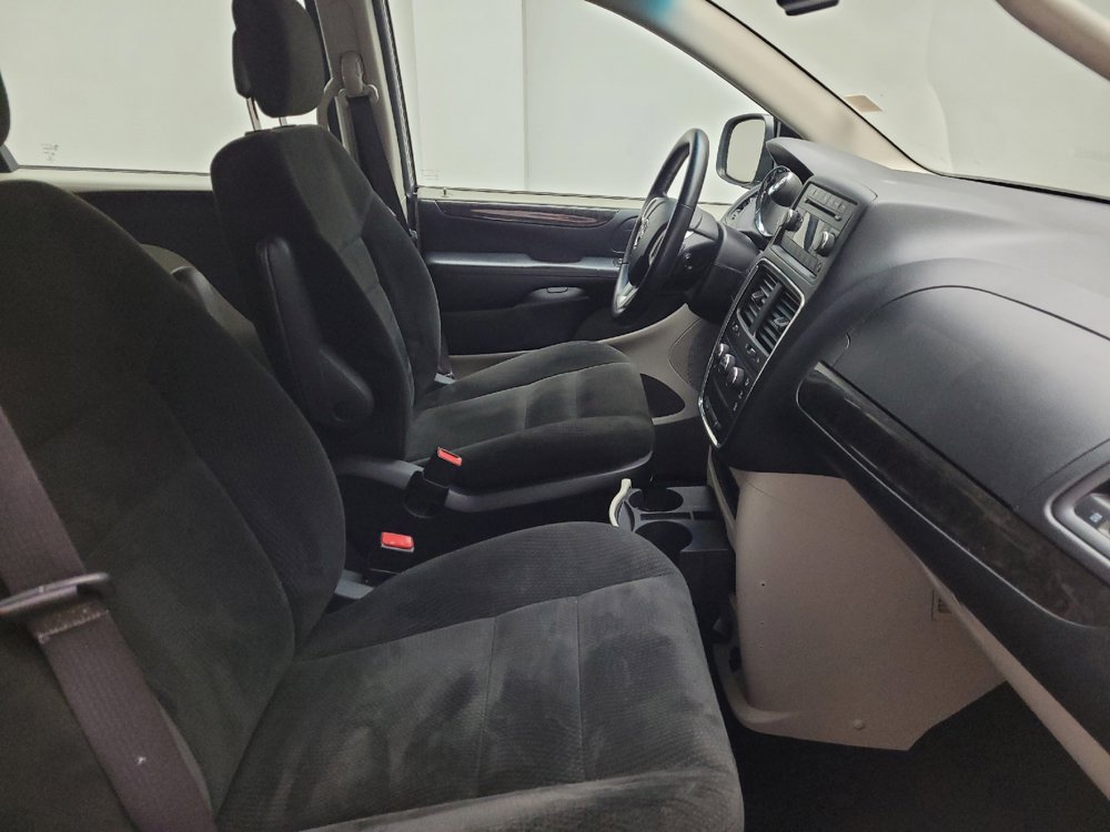 Used 2016 Dodge Grand Caravan American Value Package w/ UConnect Hands-Free Group FWD image 21