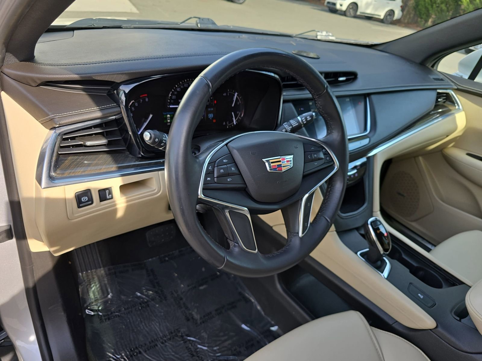 Used 2018 Cadillac XT5 FWD image 20