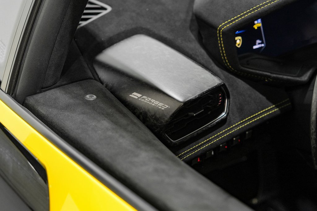 Used 2018 Lamborghini Huracan Performante image 32