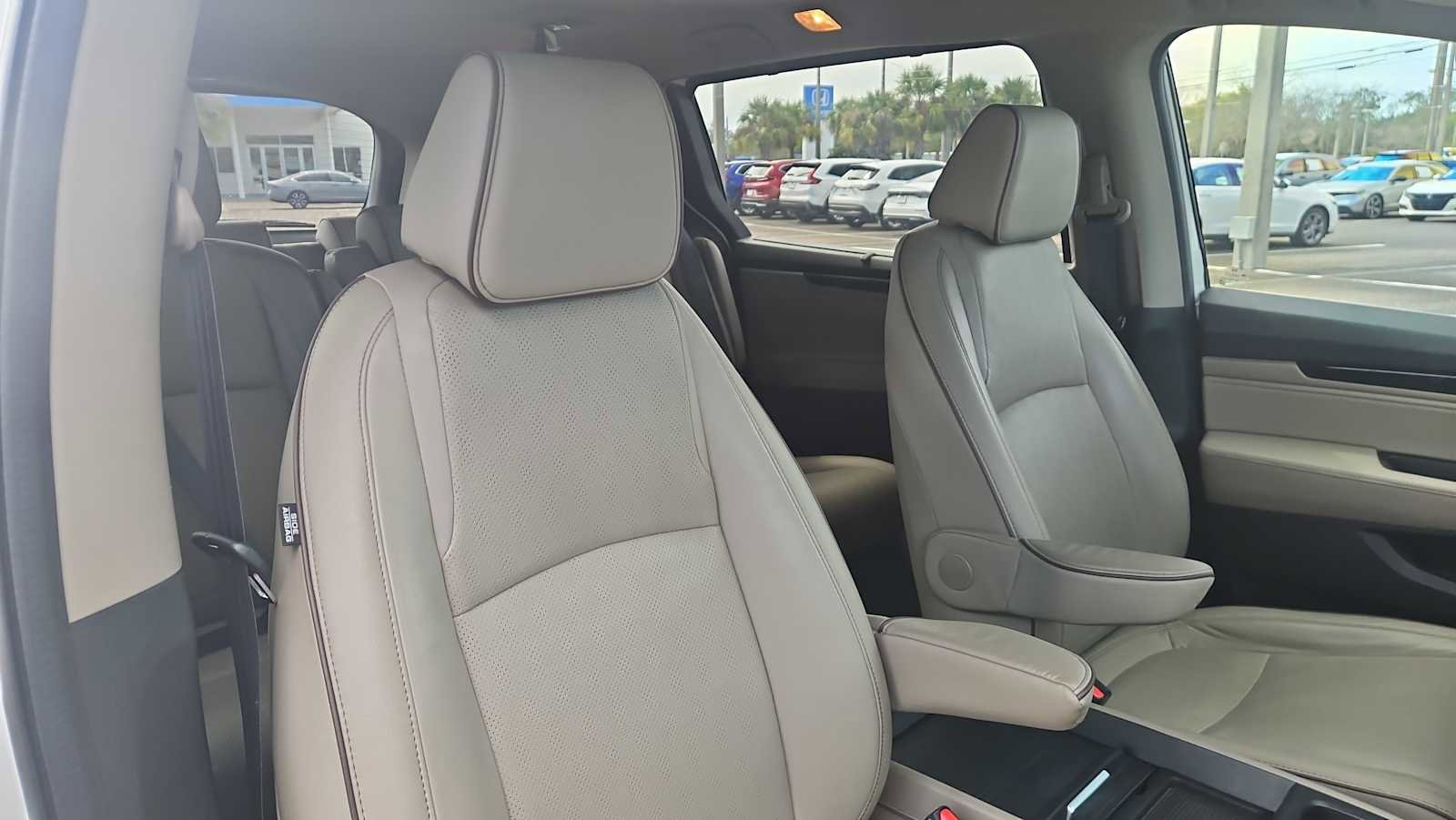 Used 2022 Honda Odyssey Elite image 27