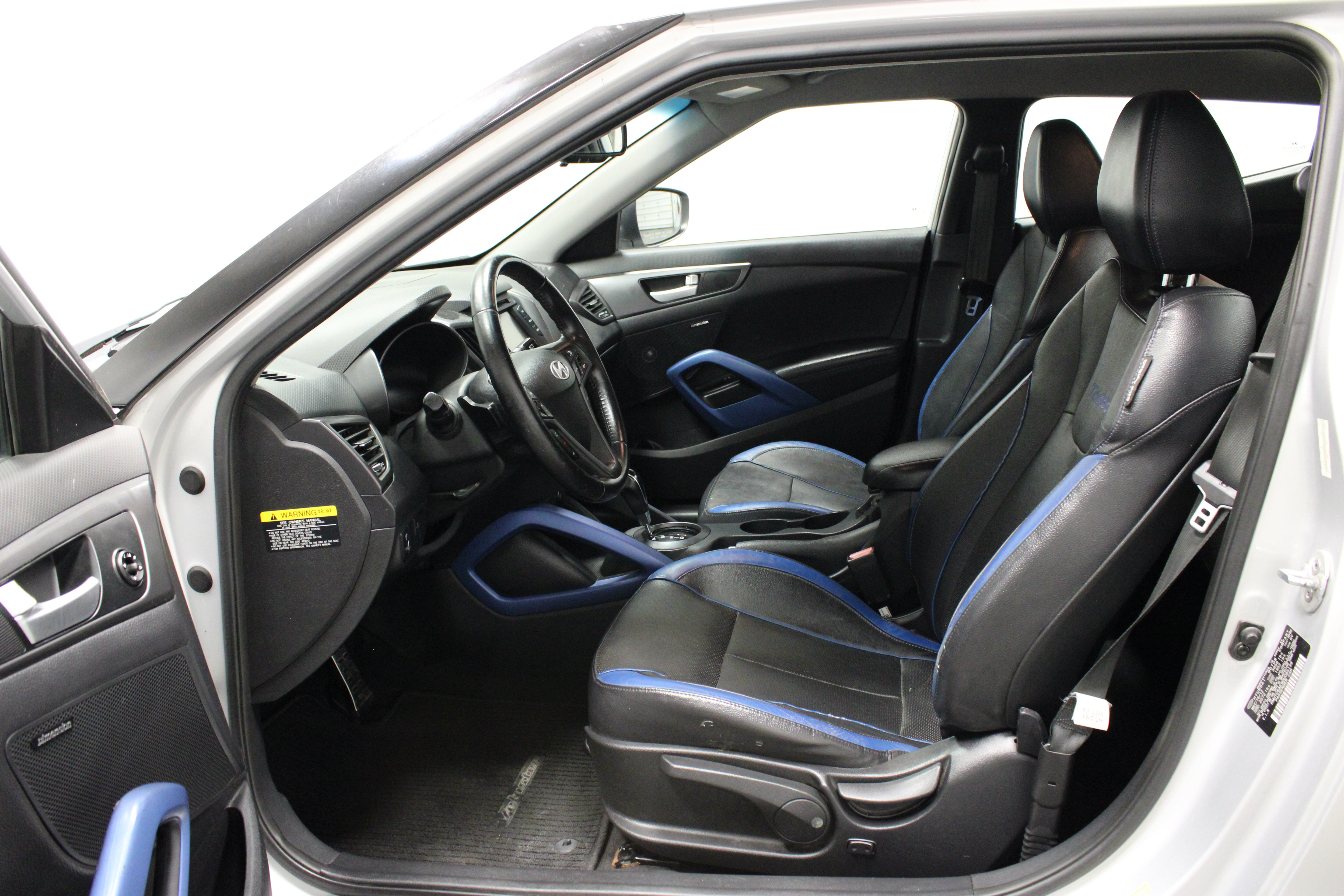 Used 2013 Hyundai Veloster Turbo FWD image 12