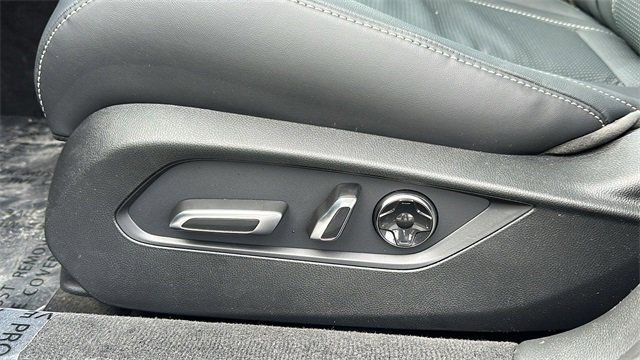 Certified 2025 Acura TLX w/ Technology Package image 11