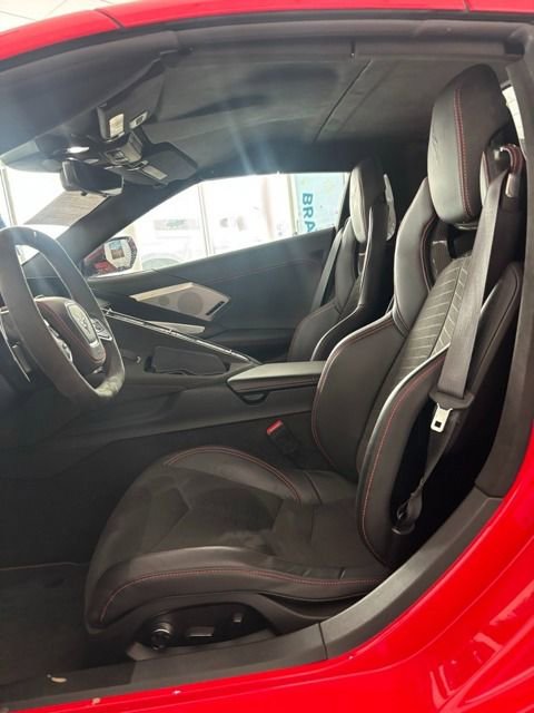 Used 2022 Chevrolet Corvette Stingray Premium Conv w/ Z51 Performance Package image 5