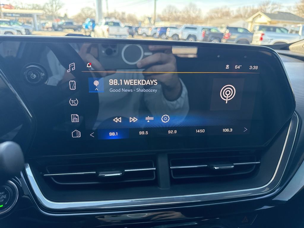 Used 2024 Chevrolet Trax RS w/ Driver Confidence Package FWD image 19