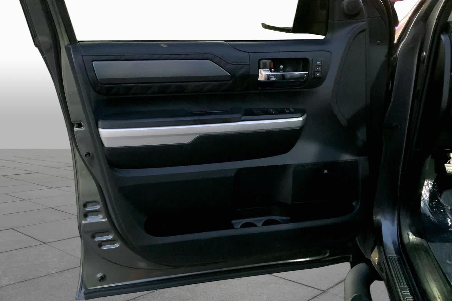 Used 2015 Toyota Tundra Platinum RWD image 18