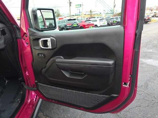 Used 2024 Jeep Wrangler Unlimited Rubicon image 36
