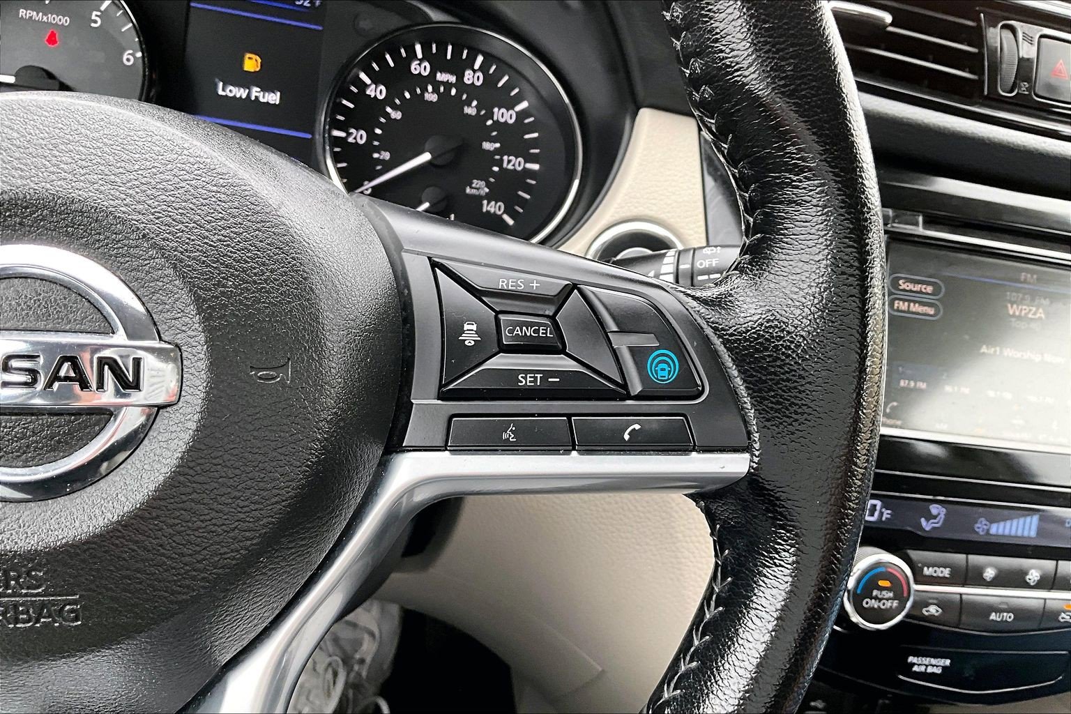 Used 2022 Nissan Rogue Sport SL w/ Premium Package image 23