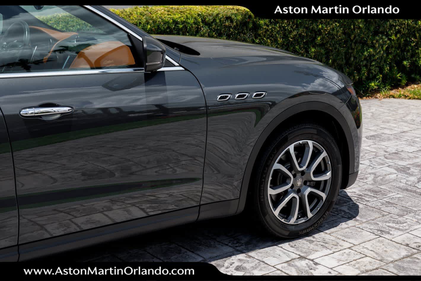 Used 2017 Maserati Levante AWD/4WD image 9