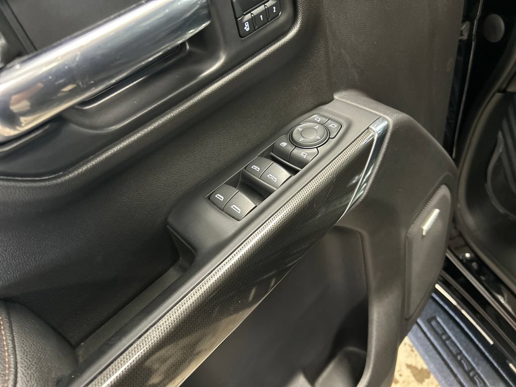 Used 2022 GMC Sierra 1500 AT4 w/ AT4 Premium Package AWD/4WD image 16