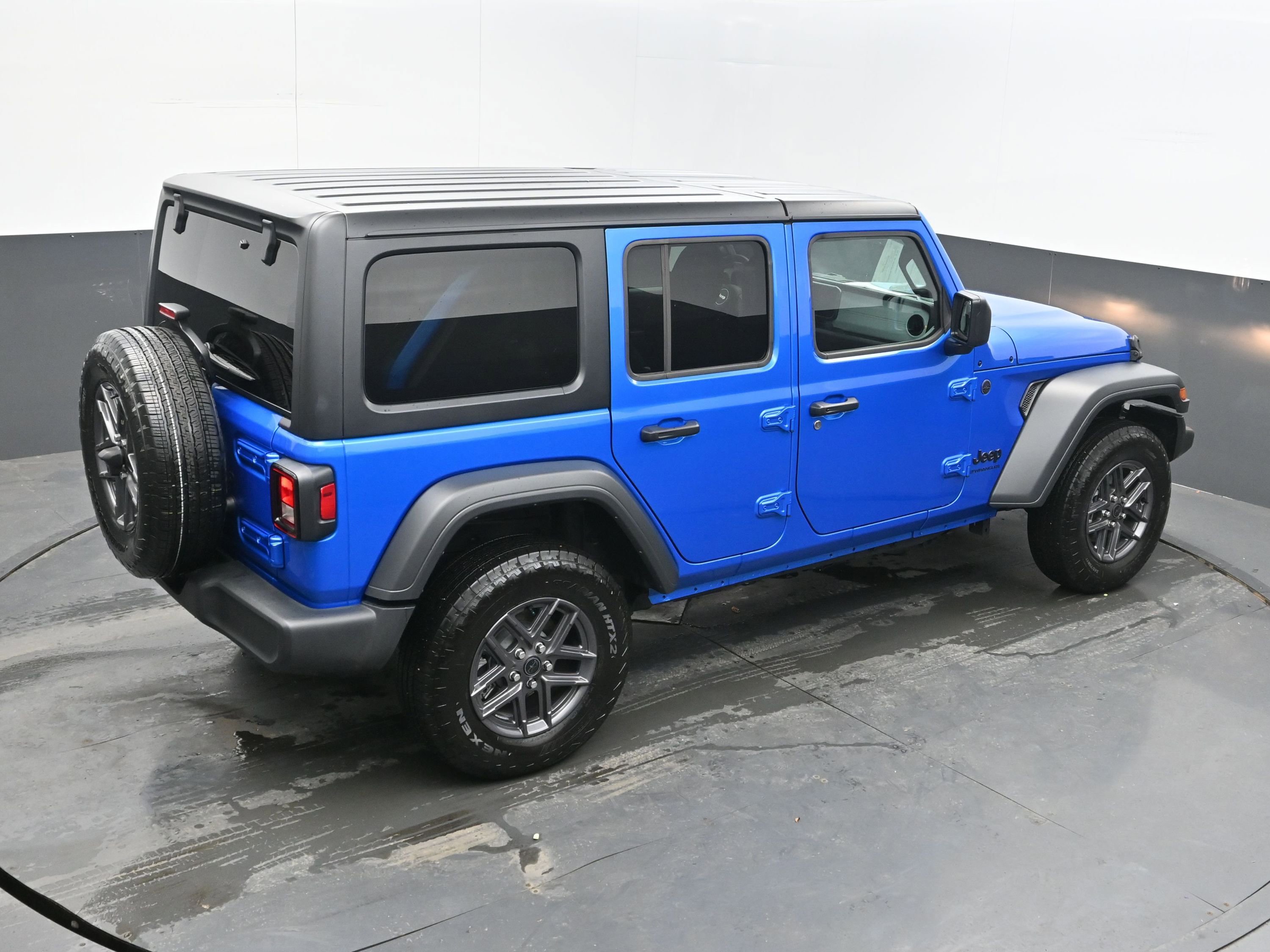 Used 2025 Jeep Wrangler Sport S image 37