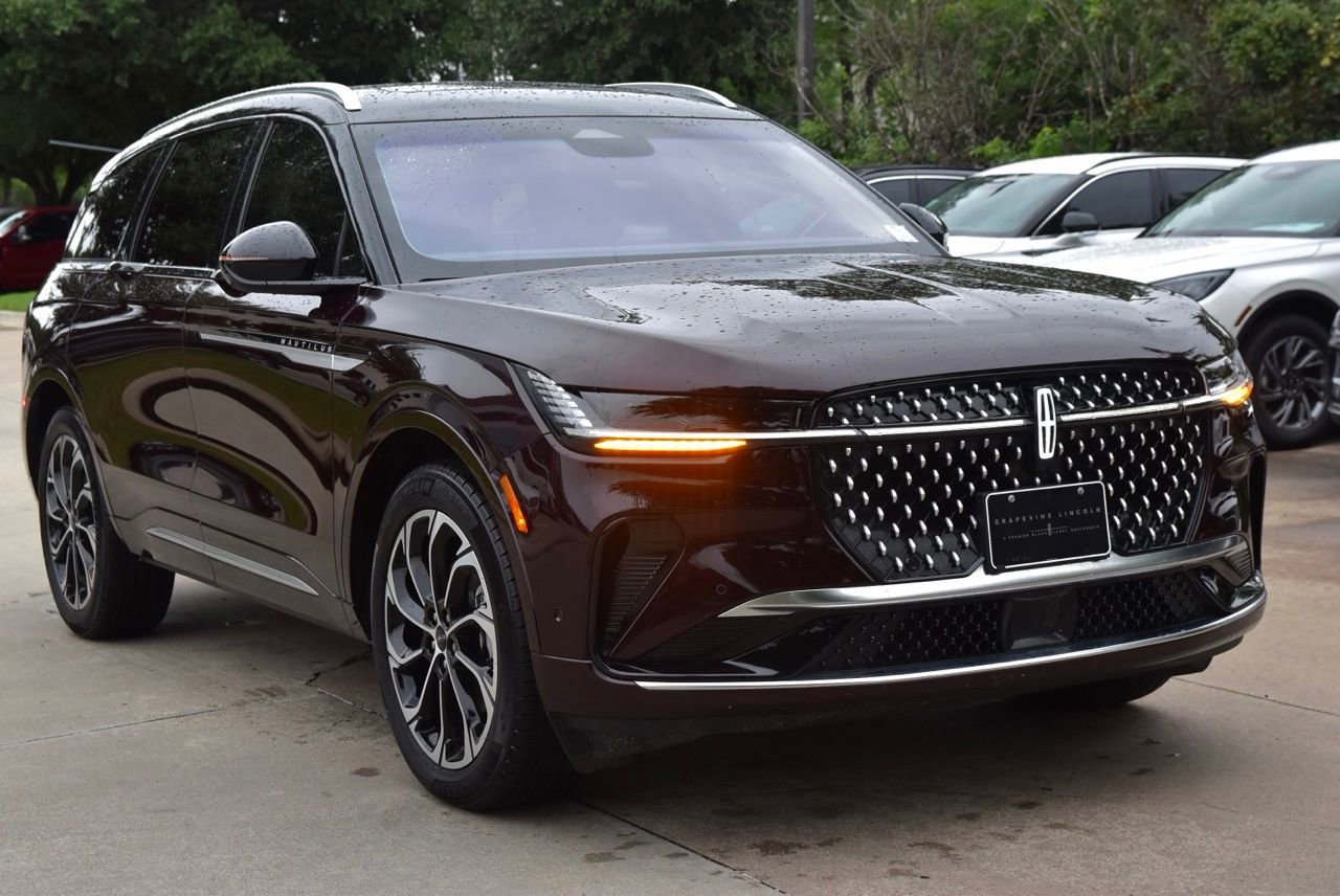 Certified 2024 Lincoln Nautilus Reserve w/ Equipment Group 202A AWD/4WD image 4