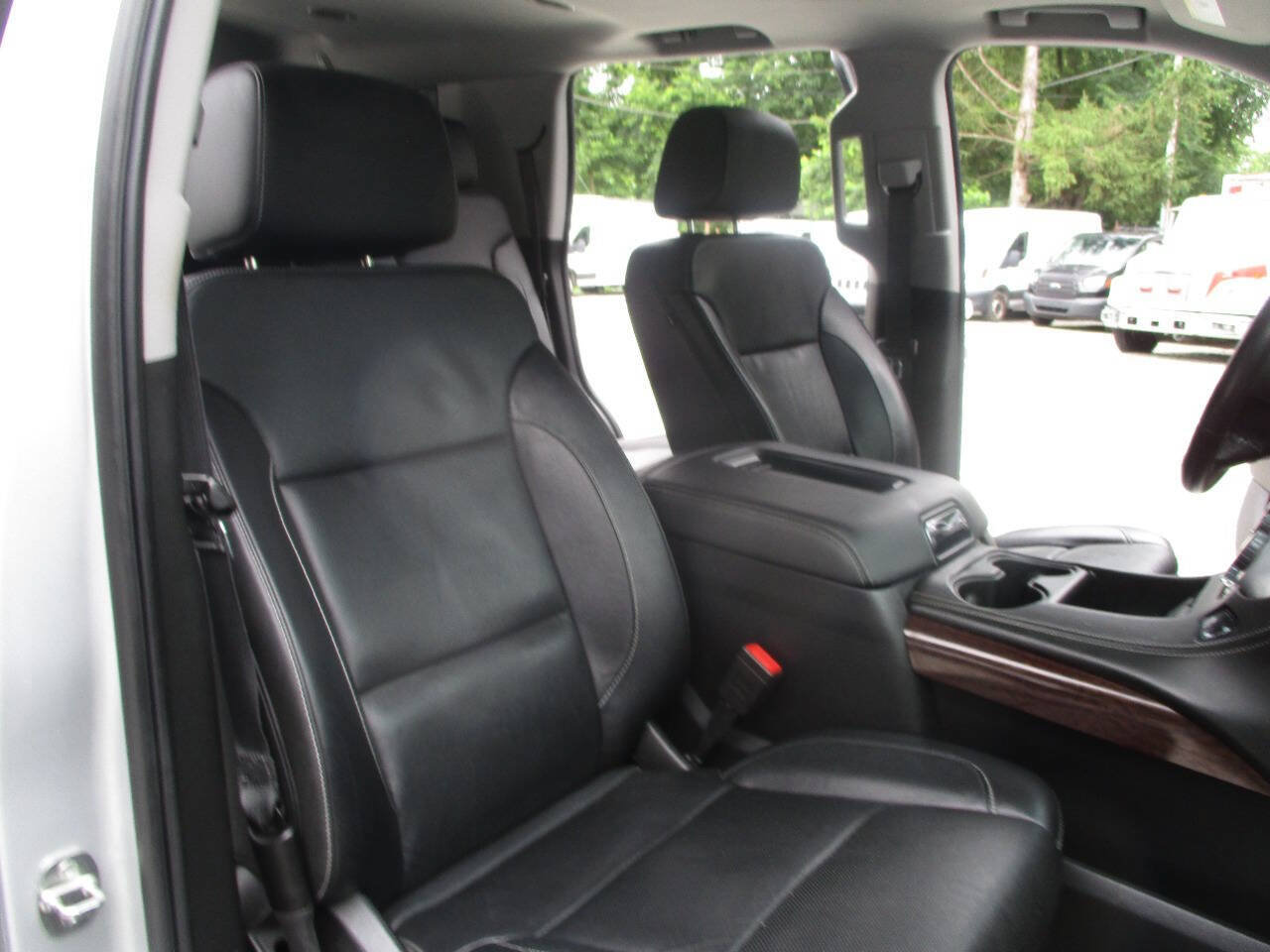Used 2019 GMC Yukon SLT w/ Premium Edition AWD/4WD image 26