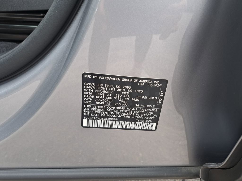 Used 2025 Volkswagen Atlas SEL image 30