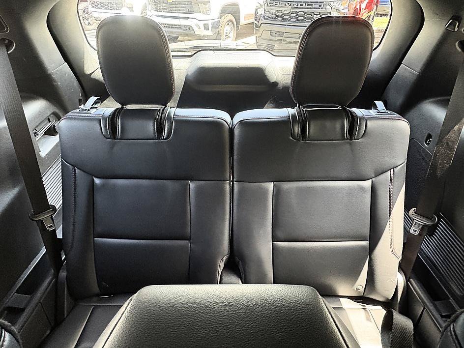 Used 2025 Ford Explorer ST-Line w/ ST-Line Street Pack AWD/4WD image 12