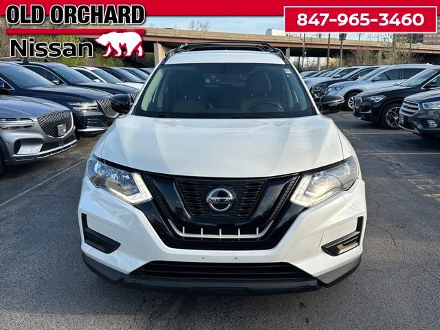 Used 2018 Nissan Rogue SV image 2