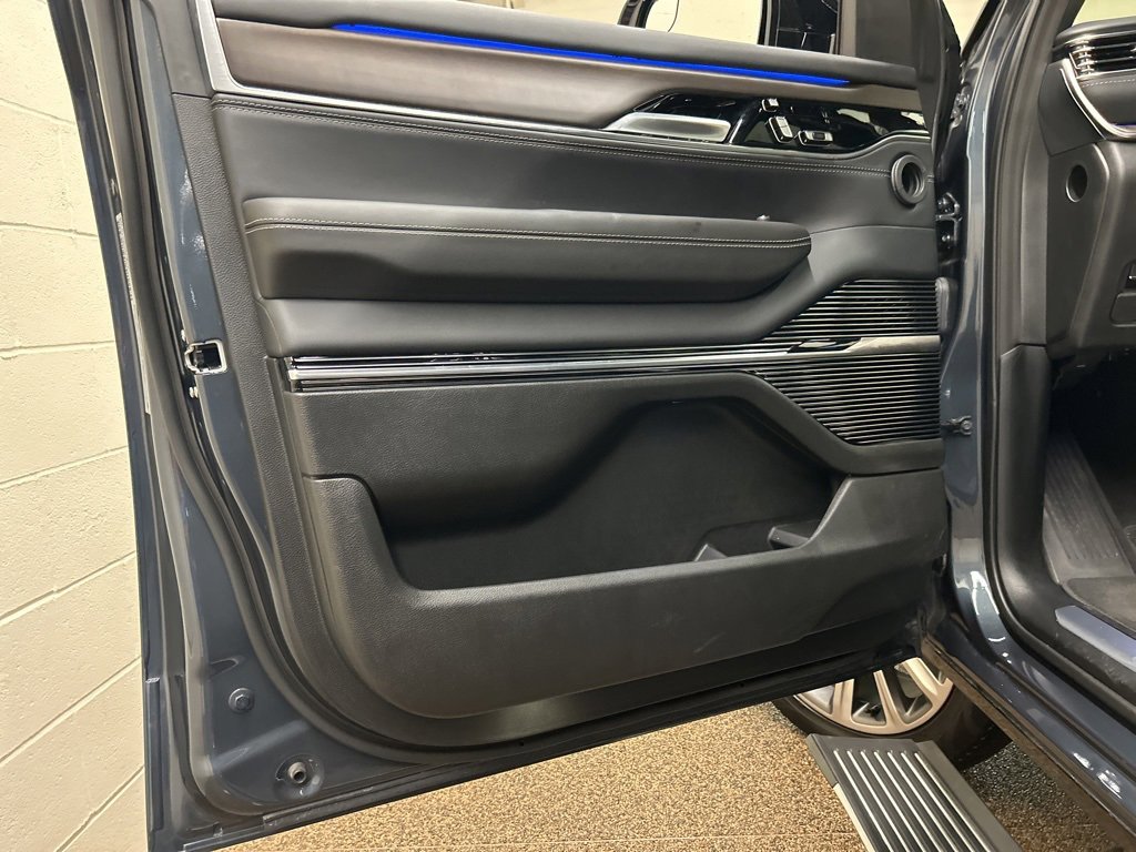 New 2024 Jeep Grand Wagoneer Series I w/ Convenience Group III image 13