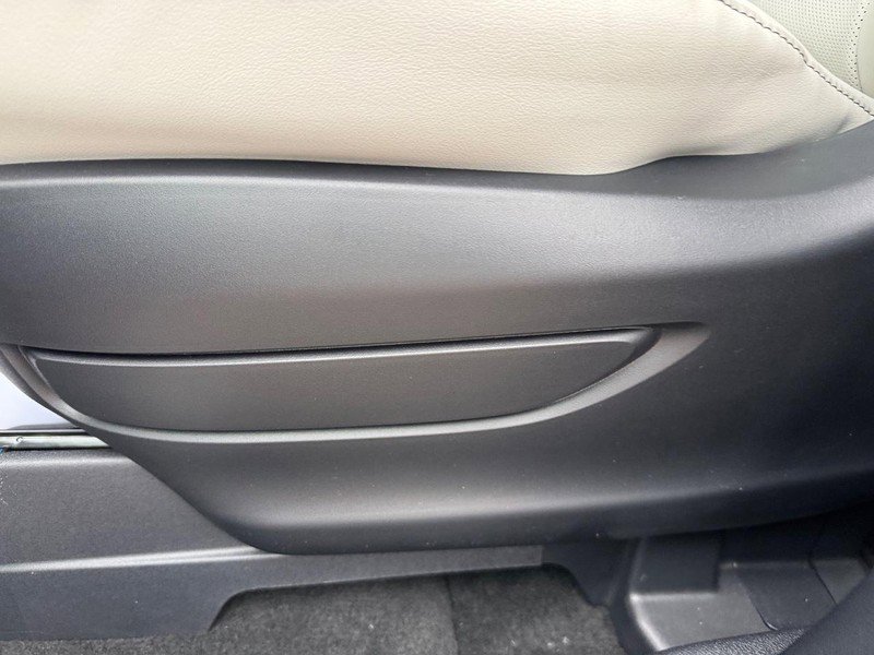 New 2025 Lincoln Aviator AWD w/ Equipment Group 101A image 17