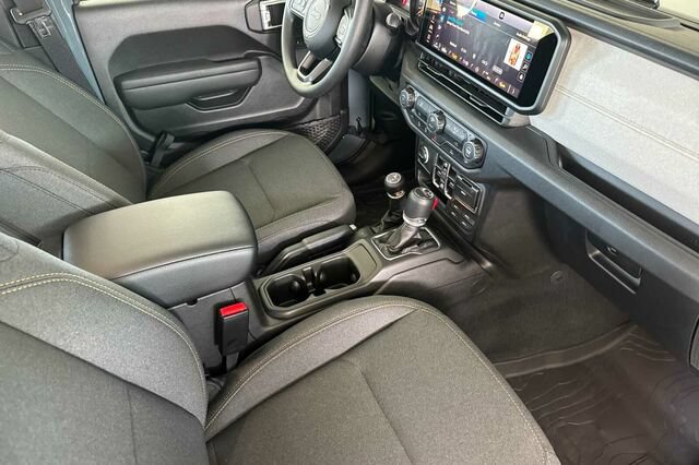New 2026 Jeep Gladiator Sport AWD/4WD image 12