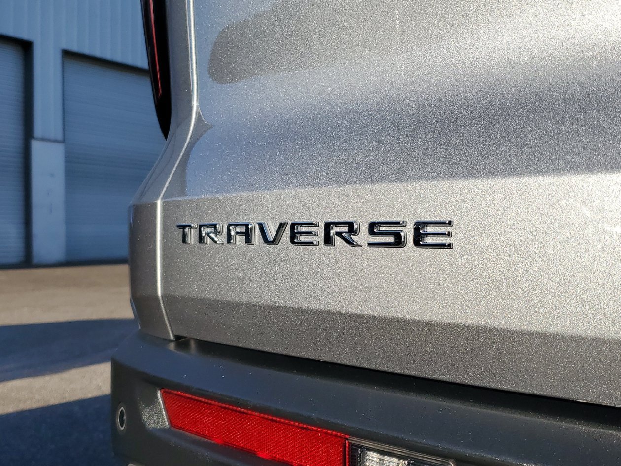 Used 2026 Chevrolet Traverse LT FWD image 7