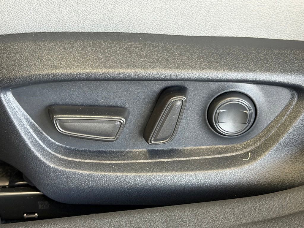 Used 2026 Toyota Camry SE w/ Convenience Package FWD image 22