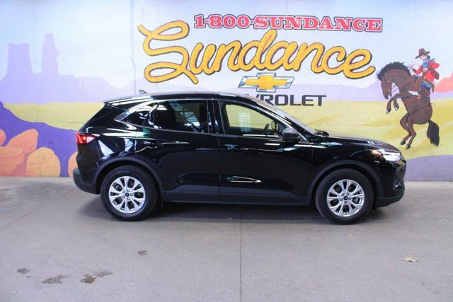 Used 2023 Ford Escape Active image 1