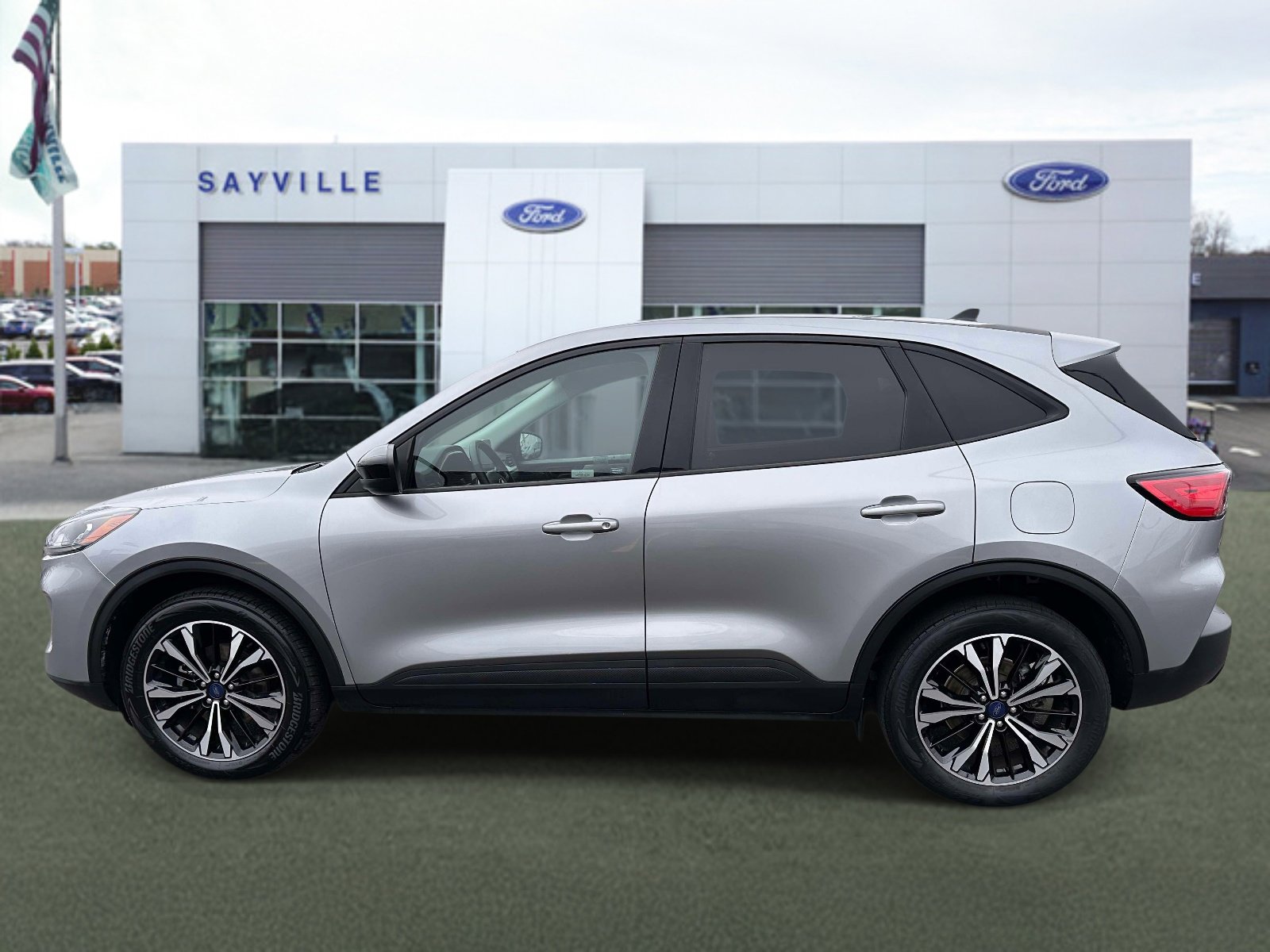 Certified 2022 Ford Escape SE w/ SE Sport Appearance Package AWD/4WD image 2