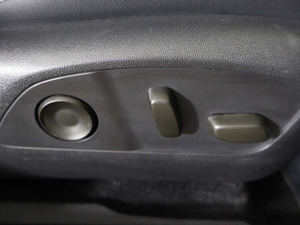 Used 2024 Chevrolet Blazer EV LT AWD/4WD image 37
