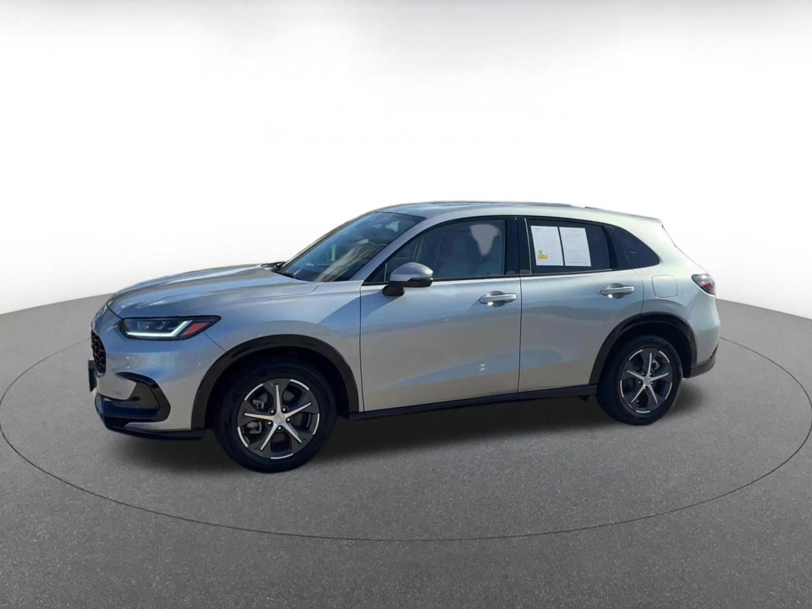 Used 2025 Honda HR-V EX-L image 5