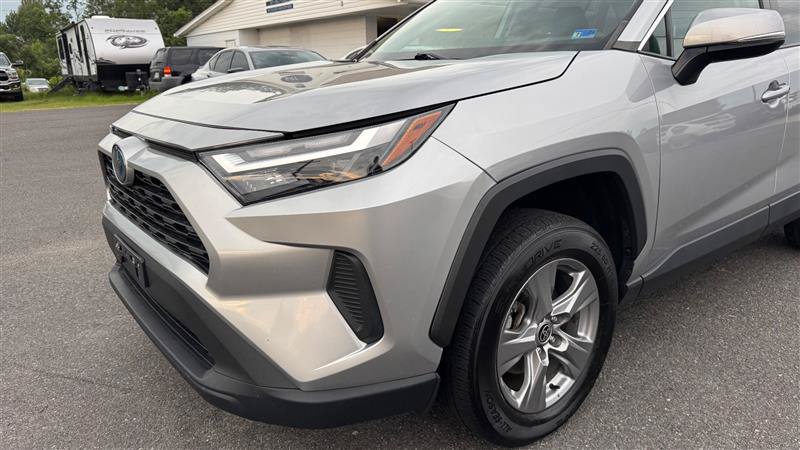 Used 2022 Toyota RAV4 XLE w/ Convenience Package AWD/4WD image 9