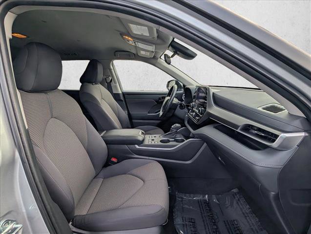 Used 2023 Toyota Highlander LE image 21