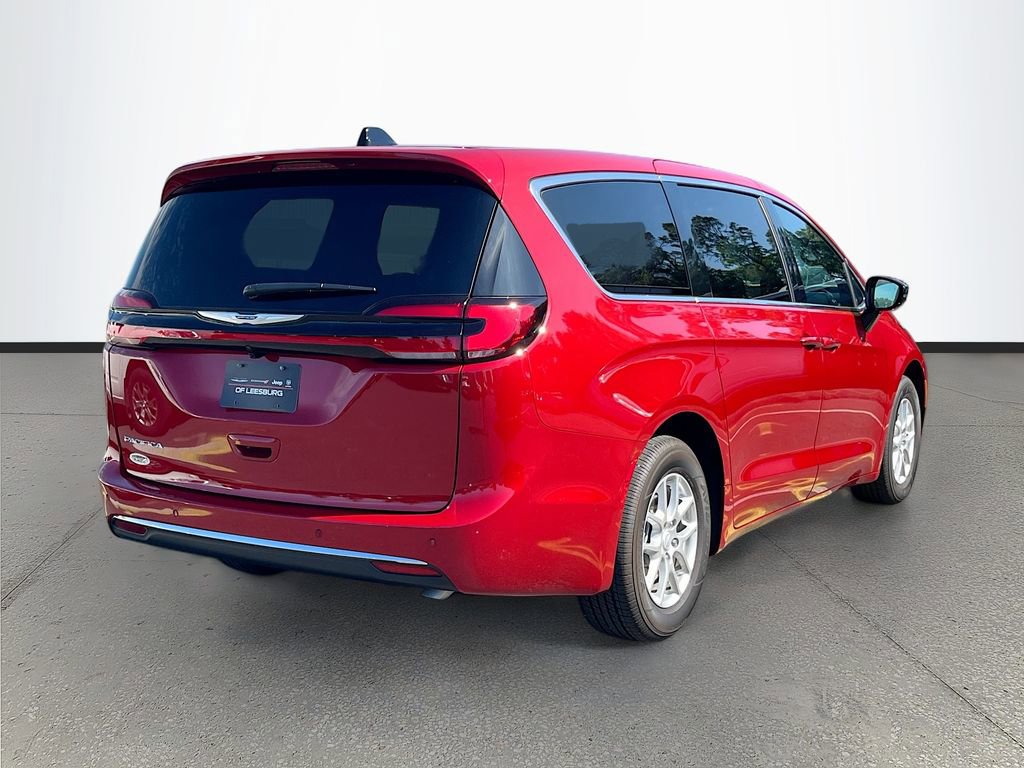 Used 2026 Chrysler Pacifica Select FWD image 7