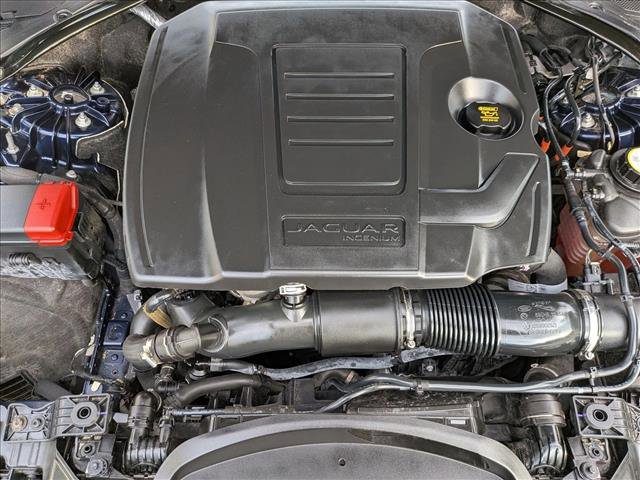 Used 2022 Jaguar XF R-Dynamic SE image 24