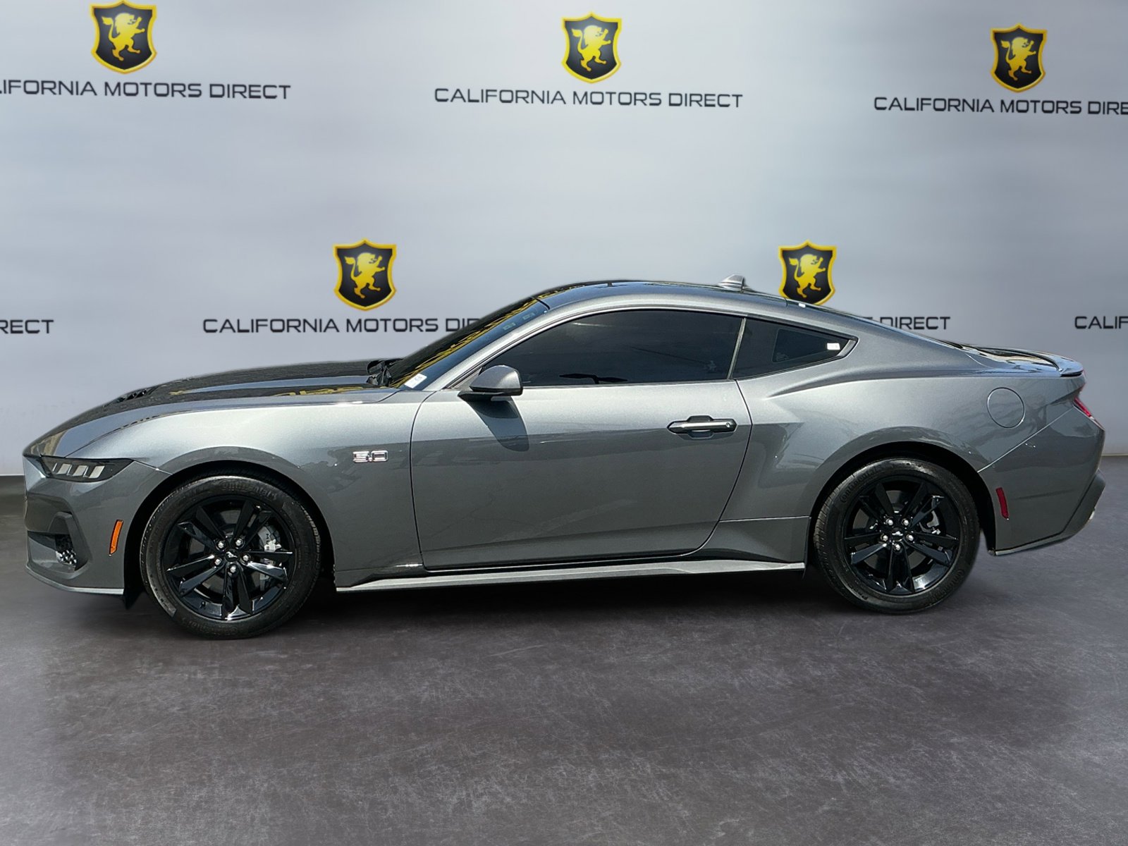 Used 2024 Ford Mustang GT RWD image 2