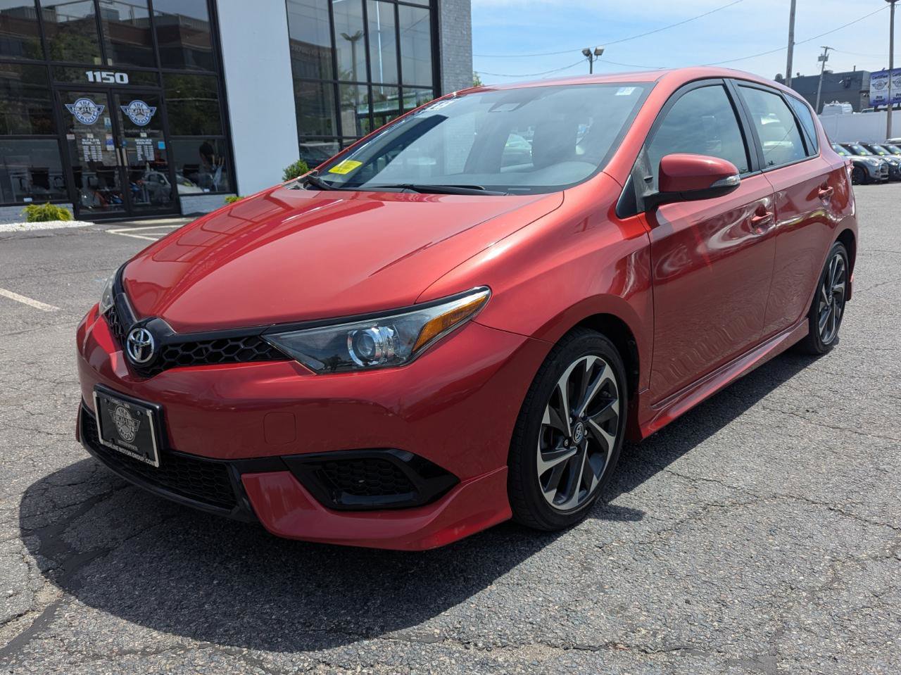 Used 2018 Toyota Corolla iM w/ All-Weather Mat Package FWD image 2