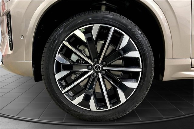 New 2026 Volvo XC90 B6 Ultra image 13