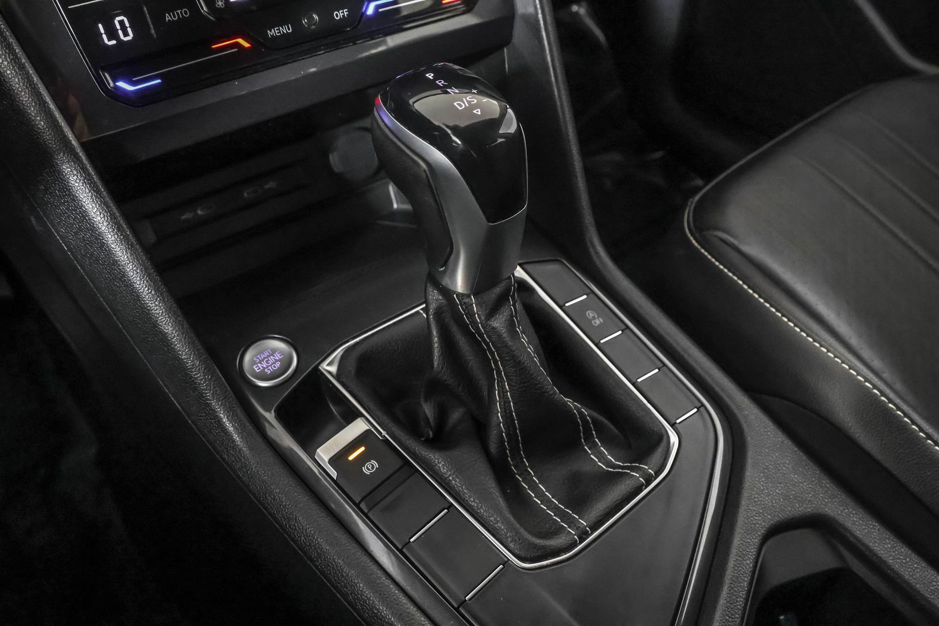 Used 2022 Volkswagen Tiguan SE image 33