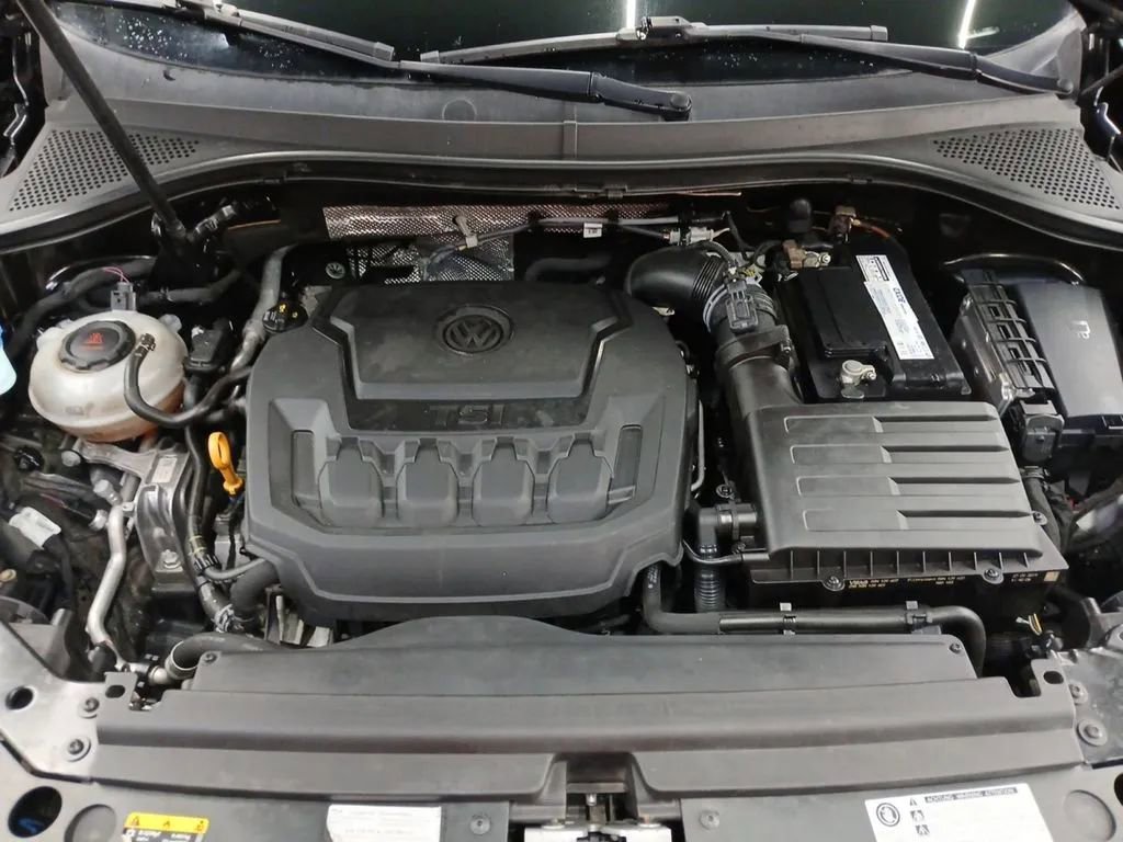 Used 2020 Volkswagen Tiguan SE w/ Panoramic Sunroof Package FWD image 20