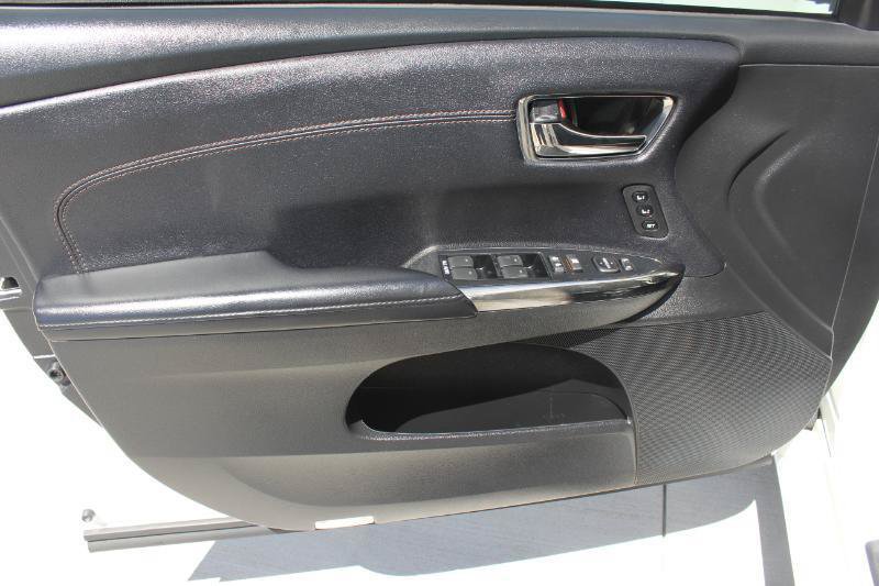 Used 2018 Toyota Avalon Touring w/ Carpet Mat Package FWD image 11