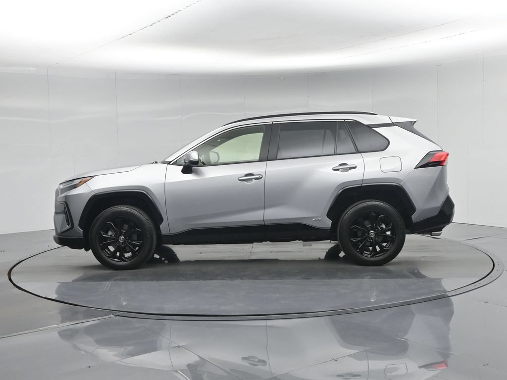 Used 2025 Toyota RAV4 SE AWD/4WD image 32