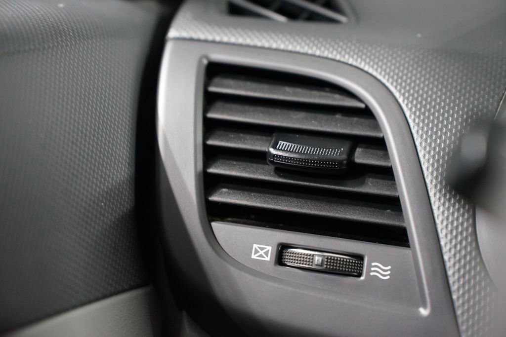 Used 2013 Hyundai Accent GS image 18