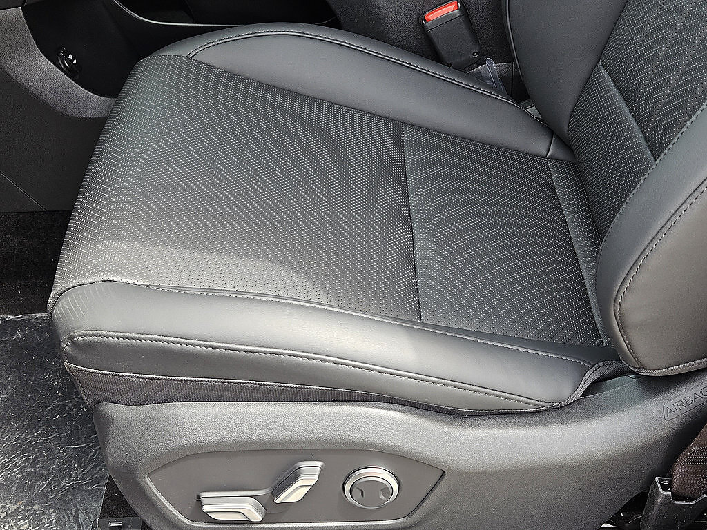 New 2026 Hyundai Santa Fe SEL FWD image 23