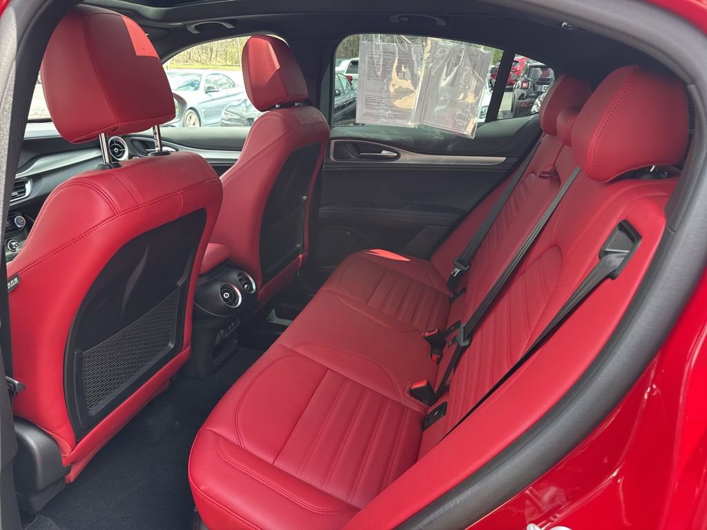 Used 2024 Alfa Romeo Stelvio Veloce image 49