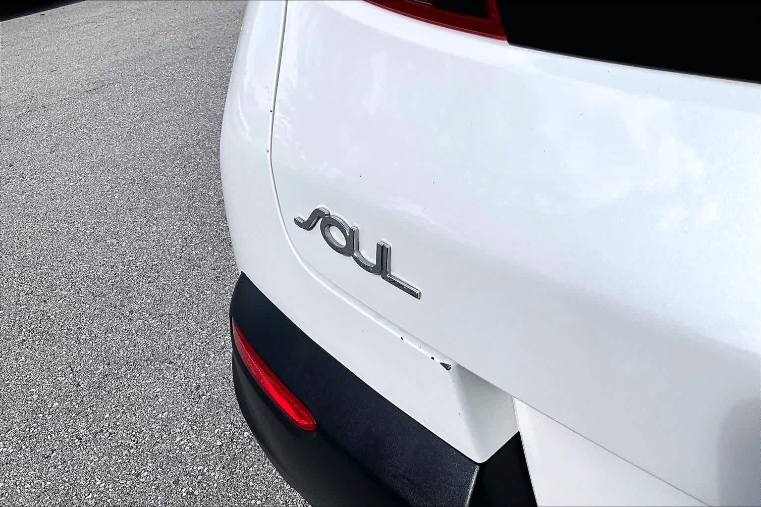 Used 2020 Kia Soul LX FWD image 10